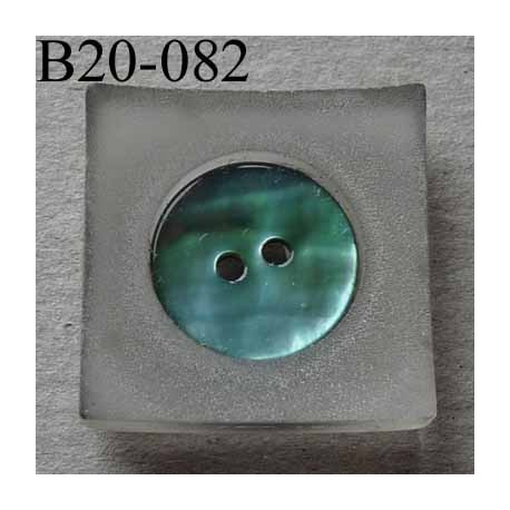  bouton carré diamètre 20 mm en nacre et résine couleur bleu turqoise 2 trous diamètre 20 mm
