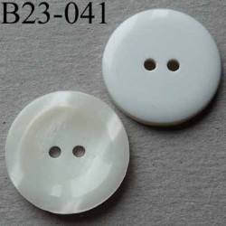 bouton diamètre 23 mm couleur blanc effet nacré dos blanc 2 trous diamètre 23 mm