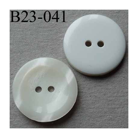 bouton diamètre 23 mm couleur blanc effet nacré dos blanc 2 trous diamètre 23 mm