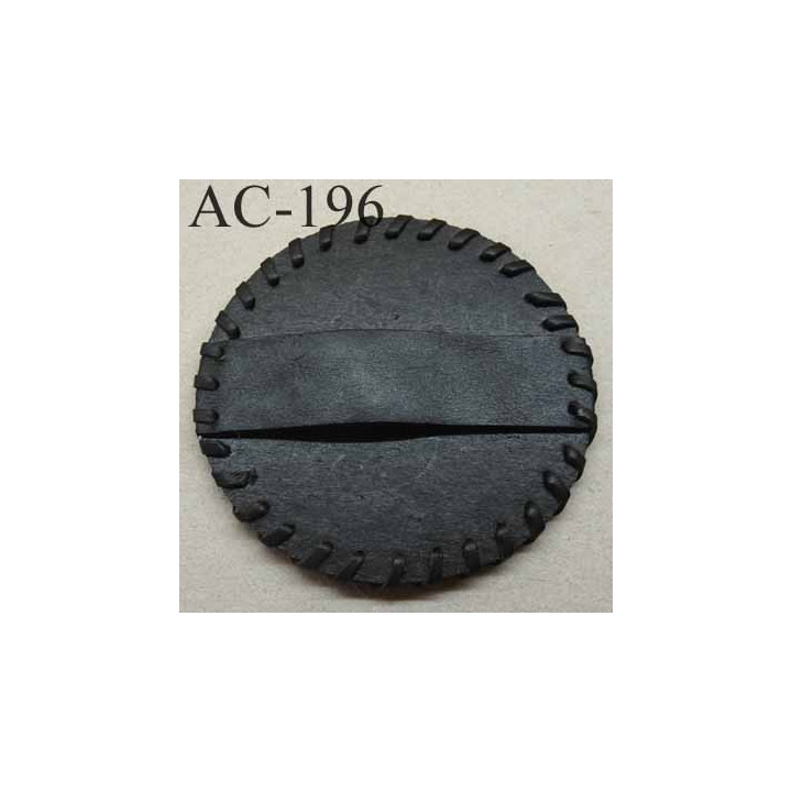 boucle de ceinture ronde diamètre 8 cm en cuir noir avec motifs floraux incrustés et peints