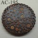 boucle de ceinture ronde diamètre 8 cm en cuir marron avec motifs floraux incrustés et peints