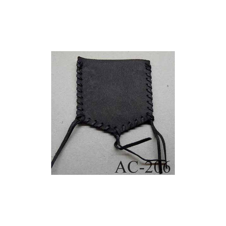 empiècement blason plastron en cuir noir avec motifs floraux incrustés pour maroquinerie ou customisation