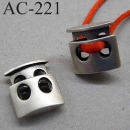 arrêt cordon stop cordon plat double en métal  couleur nickel de taille 18 mm x 18 mm  épaisseur 6 mm vendu à l'unité