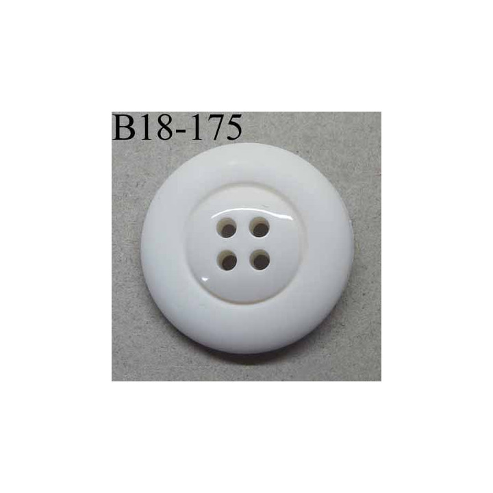 bouton 18 mm  couleur blanc 4 trous diamètre 18 millimètres