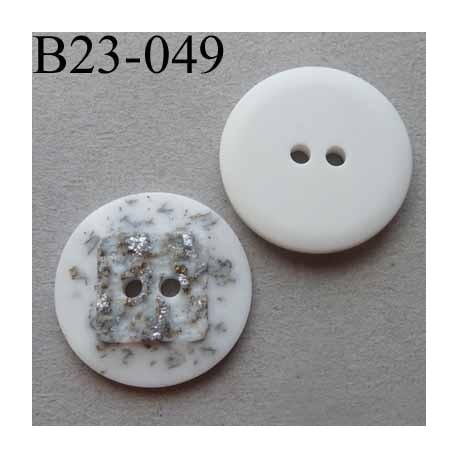bouton fantaisie 23 mm pvc couleur blanc et argenté en relief effet granit 2 trous diamètre 23 millimètres