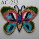 ornement applique écusson empiècement PAPILLON avec perles multicolores à coudre 