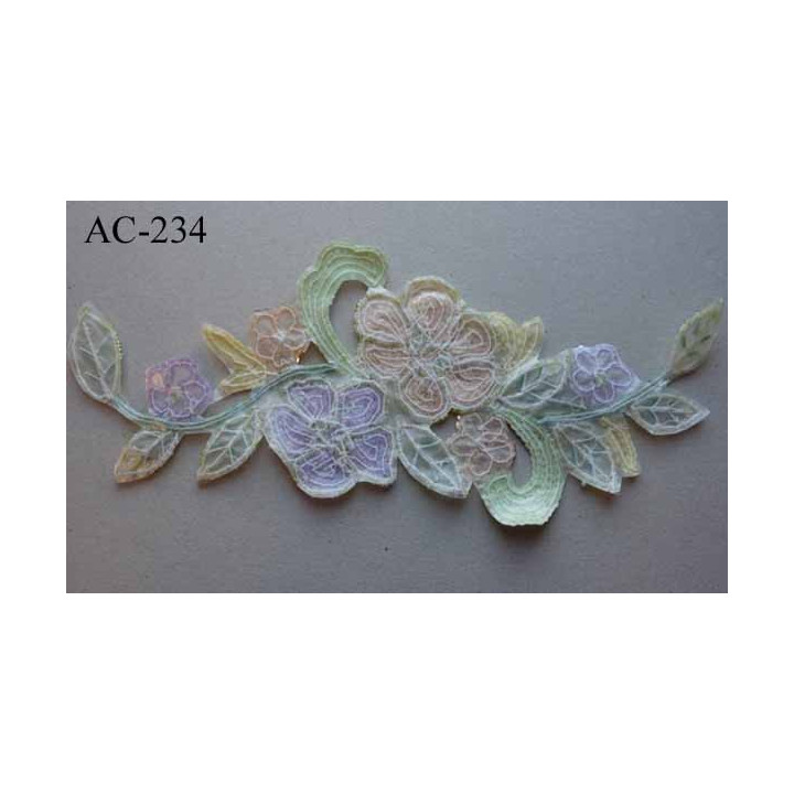 ornement applique écusson empiècement FLEURS VEGETAUX avec sequins et perles multicolores  à coudre 