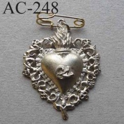 broche COEUR en métal veilli argenté siglé CL CHRISTIAN LACROIX collector montée sur épingle hauteur 41 mm largeur 32 mm