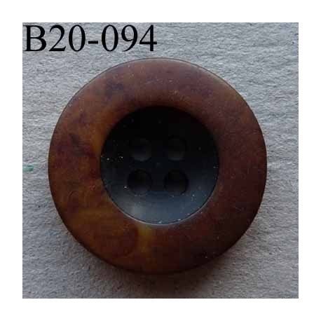 bouton haut de gamme diamètre 20 mm couleur marron et noir imitation bois 4 trous diamètre 20 millimètres  