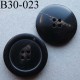 bouton 30 mm haut de gamme couleur noir avec une trace décorative plus claire 4 trous 30 millimètres