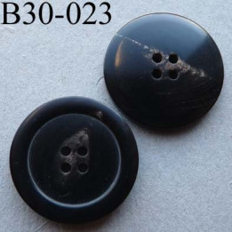 bouton 30 mm haut de gamme couleur noir avec une trace décorative plus claire 4 trous 30 millimètres