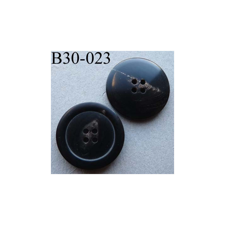 bouton 30 mm haut de gamme couleur noir avec une trace décorative plus claire 4 trous 30 millimètres