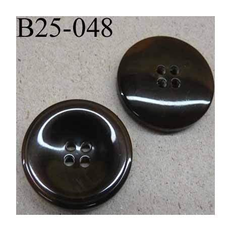 bouton 25 mm haut de gamme couleur marron centre opaque une partie de la bordure translucide 4 trous
