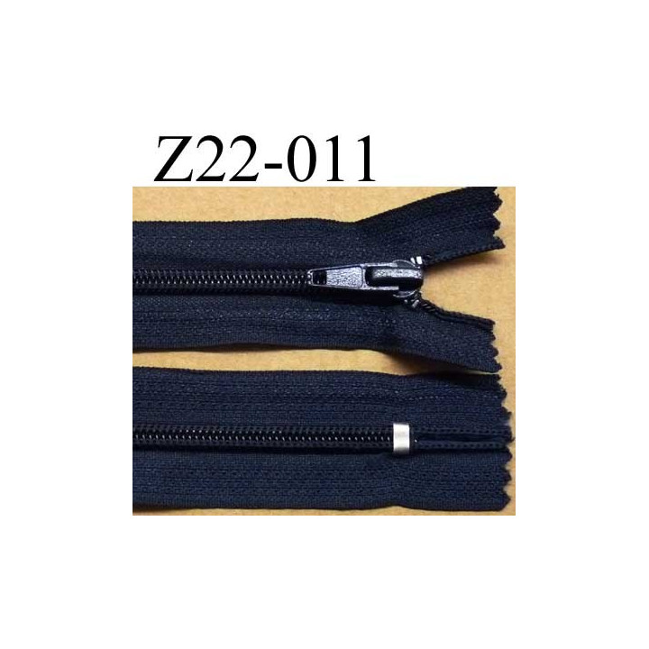 fermeture zip à glissière  longueur 22 cm couleur bleu marine non séparable zip nylon largeur 3,2 cm largeur du zip 6 mm