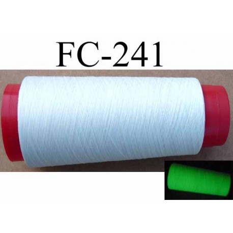 Cone de fil mousse polyester fil n° 165 couleur blanc la journée et phosphorescent la nuit ou dans le noir cone 1000 m 
