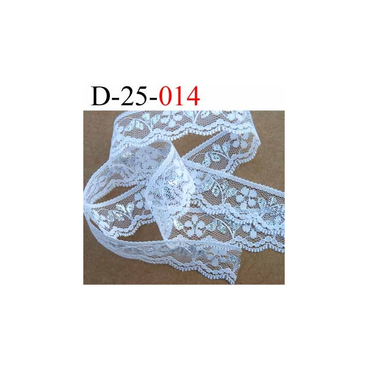 Dentelle très belle synthétique largeur 25 mm couleur blanc et argent très brillant plus que sur la photo superbe prix au mètre