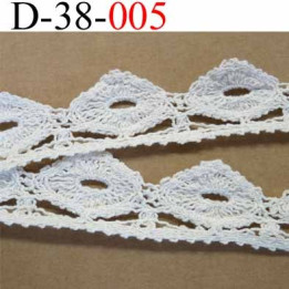 dentelle crochet ancienne 100 % coton largeur 38 mm couleur écru provient d'une vieille mercerie parisienne prix  au mètre