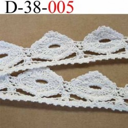 dentelle crochet ancienne 100 % coton largeur 38 mm couleur écru provient d'une vieille mercerie parisienne prix au mètre