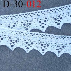 dentelle crochet avec ruban satin ancienne en coton largeur 30 mm couleur blanc provient d'une vieille mercerie parisienne 