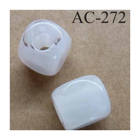 arrêt ou stop cordon cube perle bouton en pvc très solide façon verre largeur 11 mm hauteur 12.5 mm trou de 5 mm prix à la pièce