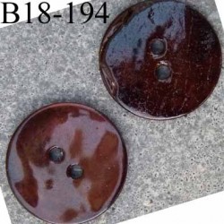 bouton 18 mm en nacre naturel couleur bronse très brillant un peu plus foncé que la référence B18-193 2 trous diamètre 18 mm