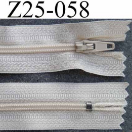 fermeture zip à glissière longueur 25 cm couleur crème écru non séparable largeur 2.5 cm glissière nylon largeur 4 mm