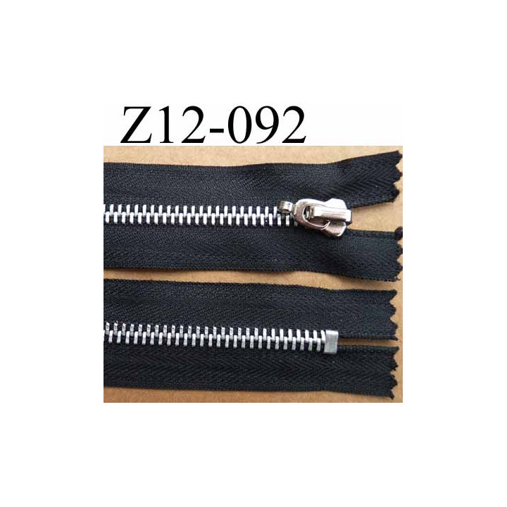 fermeture zip à glissière longueur 12 cm couleur noir non séparable  largeur 3 cm largeur du zip métal   6 mm