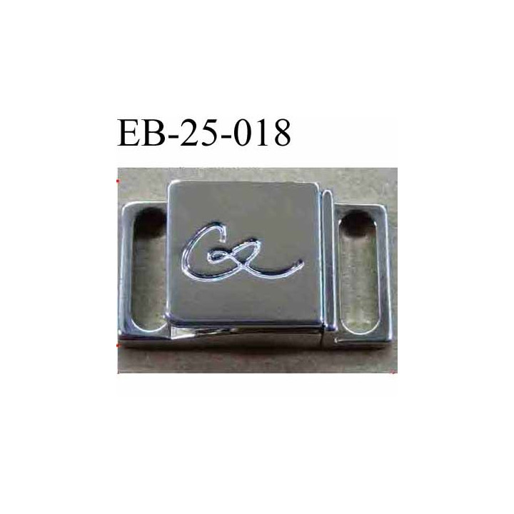 fermoir de marque Christian Lacroix griffé un vrai bijoux très belle pièce largeur 2.6 cm hauteur 1.4 cm en métal laiton chromé