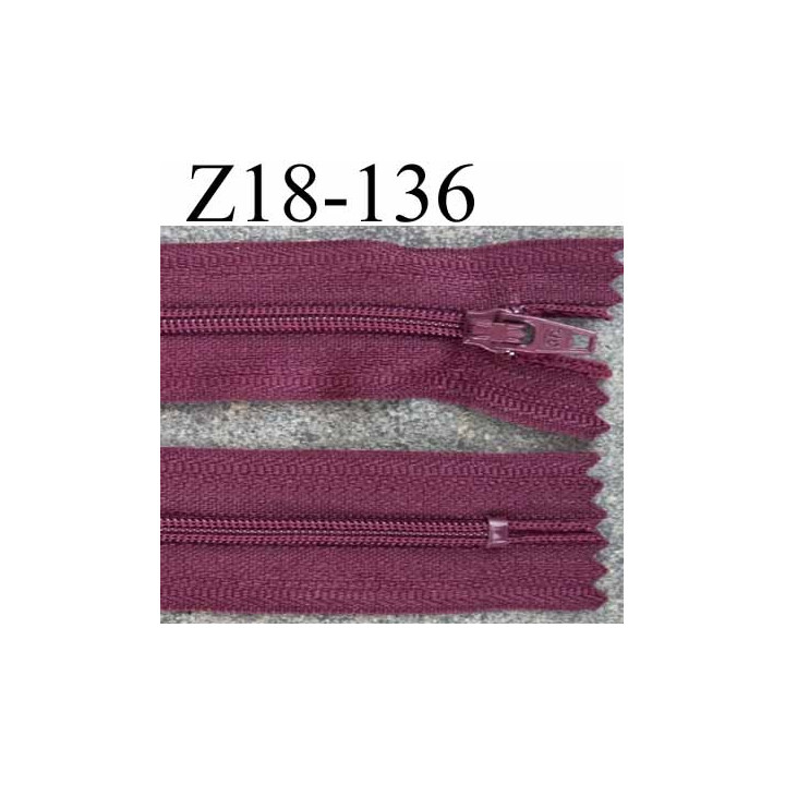 fermeture zip  à glissière longueur 18 cm couleur bordeau lie de vin non séparable largeur 2.5 cm glissière nylon  zip 4.2 mm