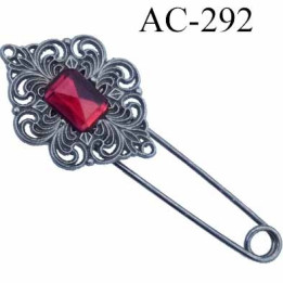 broche en métal montée sur épingle avec pierre imitaion rubis style ancienne  largeur 8 cm hauteur 3 cm
